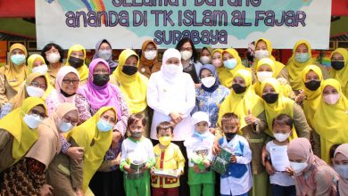 Photo of Telah Sasar 2.238.481 Anak, Pelaksanaan Bulan Imunisasi Anak Nasional (BIAN) Tahap II di Jatim Capai Diatas Target Nasional Yaitu 95,2 Persen