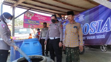 Photo of Jelang HUT Lantas Ke-67, Sat. Lantas Polres Sampang Laksanakan Baksos Di Kampung Kesenih Dan Desa Petarongan