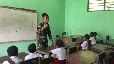 Photo of Turut Cerdaskan Generasi Penerus Bangsa, Satgas Yonif 126/KC Jadi Gadik Di Sekolah Perbatasan Papua