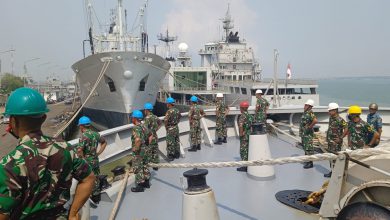 Photo of Siswa Diktukba Angkatan LIII Kejuruan Navigasi Bahari Pusdikpel Lattek Di Kapal Perang