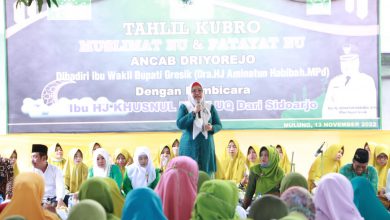 Photo of Ikuti Tahlil Kubro Bersama Fatayat Dan Muslimat NU Ancab Driyorejo, Bu Min Sampaikan Peran Penting Perempuan Dalam Kemajuan Kabupaten Gresik