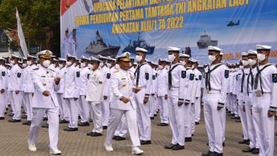 Photo of 857 Siswa Dikmata Angkatan 42/1 Tahun 2022 Dilantik Dankodiklatal Jadi Prajurit TNI AL