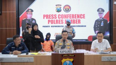Photo of Kapolres Jember AKBP Hery Purnomo Pimpin Langsung Penangkapan Terhadap Pelaku Perampokan Emas 2 kg.