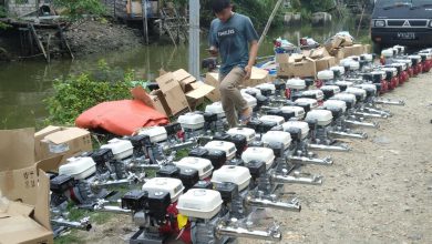 Photo of Kadis Kelautan dan Perikanan Bagikan 48 Unit Paket Konversi di TPI Desa Kemudi