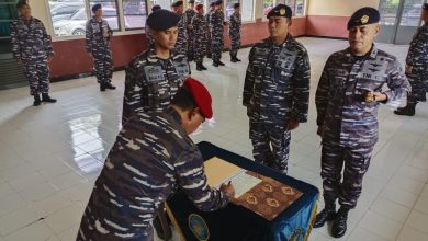 Photo of Tongkat Komando Komandan Senerbal Kodiklatal Berganti