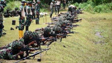 Photo of Tangguh dan Profesional Di Medan Tempur, Siswa Dikmata TNI AL Kejuruan Infanteri Marinir TA 2022 Lattek Menembak Kualifikasi