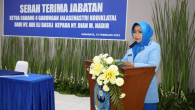 Photo of Ny. Etta Suhartono Pimpin Sertijab Ketua Cabang 4 Gabungan Jalasenastri Kodiklatal