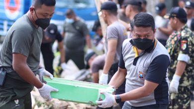 Photo of TNI-POLRI Dan Masyarakat Kerja Bakti Bersama di Lokasi Ledakan di Ponggok Blitar