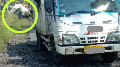 Photo of Truk Hindari Jalan Berlubang, Kendaraan Di Belakang Jadi Korban