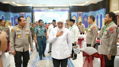 Photo of Gubernur Khofifah Berpesan Agar Pemudik Tertib Berlalu Lintas, saat Berkendaraan Jelang Lebaran