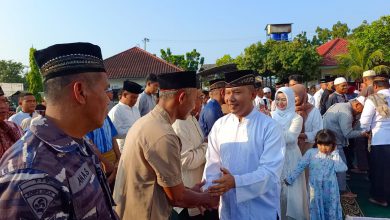 Photo of Danlanal Semarang Sholat Idul Fitri Bersama Prajurit Dan Keluarga Besar Lanal Semarang