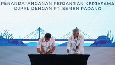Photo of PT Semen Padang dan Kementerian KKP Berkolaborasi Atasi Sampah Laut Melalui Program Nabuang Sarok