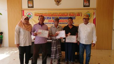 Photo of Pemdes Sidomulyo Jadi Yang Pertama Salurkan BLT Ke 6 Se Kecamatan Sidayu
