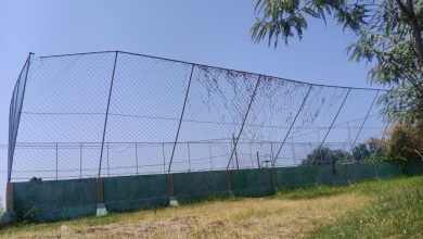 Photo of Pagar Pembatas Lapangan Volly Anggaran DD Di Desa Sejati Sudah Rusak