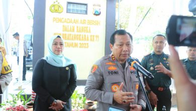 Photo of Kegiatan Baksos Dan Bansos Secara Serentak Dilaksanakan Kapolda Jatim Sambut HUT Bhayangkara Ke 77