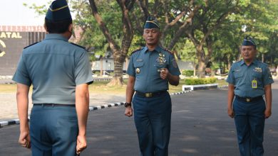 Photo of Komandan Puslatdiksarmil Pimpin Upacara Bendera