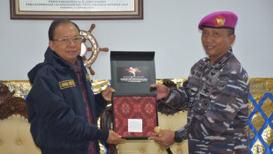 Photo of Danlanal Denpasar Sambut Langsung Kunjungan Silaturahmi Gubernur Bali