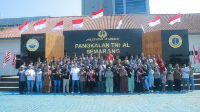 Photo of Danlanal Semarang Hantar Prajurit dan PNS yang akan Ibadah Umroh
