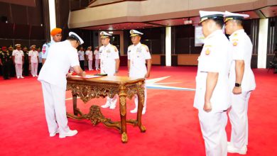 Photo of Letjen TNI Marinir Suhartono Resmi Lanjutkan Tugas Sebagai Irjen TNI