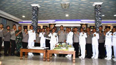 Photo of Peringati HUT Ke-78 TNI, Puslatdiksarmil Kodiklatal Mendapat Kejutan Dari Polresta Sidoarjo dan Pusdik Brimob