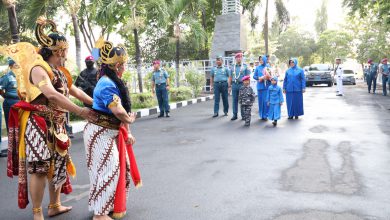 Photo of Dankodiklatal Letjen TNI Marinir Nur Alamsyah Disambut Prajurit dan PNS di Mako Kodiklatal