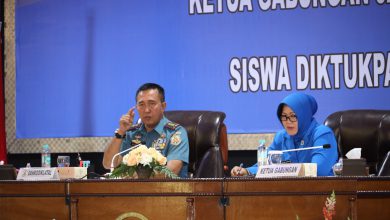 Photo of Mantapkan Langkah Sebagai Perwira, Dankodiklatal Berikan Pembekalan Diktukpa TNI AL Angkatan 53