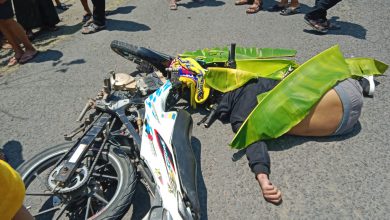Photo of Laka Tunggal Terjadi Dijalan Raya Ngasin, Balongpanggang, Diperkirakan Korban Meninggal Ditempat