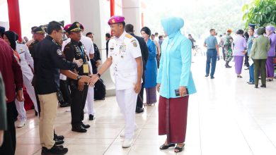 Photo of Dankodiklatal Ikuti Sertijab Panglima TNI Dari Laksamana Yudo Margono Kepada Jenderal Agus Subiyanto