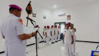 Photo of Mayor Marinir Yunda Karyawanto Jabat Danseba Pusdik Banpur Kodikmar Kodiklatal