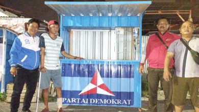 Photo of DPC Partai Demokrat Gresik Bagikan Rombong Untuk Pedagang Disabilitas dan Para Janda Tua