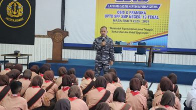 Photo of Danlanal Tegal Buka Latihan Dasar Kepemimpinan (LDK) Siswa SMPN 19 Tegal