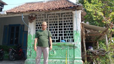 Photo of Program Bedah Rumah RTLH Kades di Gresik Utamakan Warganya, Meski Rumahnya Juga Layak Dibedah