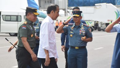 Photo of Danlantamal V Sambut Kedatangan Presiden RI Dan Panglima TNI