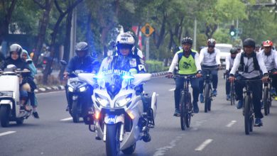 Photo of Danlantamal V Ikuti Olahraga Funbike Bersama Pangkotama TNI AL Wilayah Surabaya