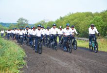 Photo of Danlantamal V Ikuti Fun Bike Dan Olahraga Bersama Pangkotama TNI AL Wilayah Surabaya