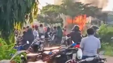 Photo of Kebakaran Pom Mini Desa Ngasin Balongpanggang, Korban alami Luka Bakar kedua Kaki
