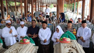 Photo of Kapolres Gresik bersama Forkopimda Ziarah Makam Auliya Semarakkan HUT Pemkab ke-50 dan Hari Jadi Kota Gresik ke-537