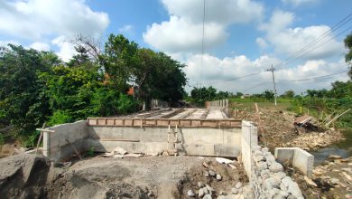 Photo of Pembangunan Jembatan Pacuh – Tenggor Balongpanggang  Di Keluhkan Masyarakat