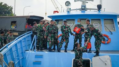 Photo of Hari ini Kodim 0817/Gresik Mendistribusikan Bantuan Untuk Pengungsi Terdampak Gempa Bawean