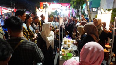Photo of UMKM “LONTAR” Binaan Petrokimia Gresik Ramaikan Cokro Ekraf Festival