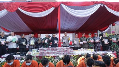 Photo of Pastikan Mudik Aman Pangdam V/Brawijaya Hadiri Apel Gelar Operasi Ketupat Semeru