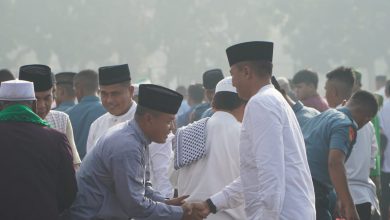 Photo of Dankodiklatal Sholat Idul Fitri Bersama Keluarga Besar Brigif 2 Marinir