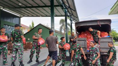 Photo of KASAD Mengirimkan Bantuan Untuk Korban Bencana Gempa Pulau Bawean Melalui Kodim 0817/Gresik