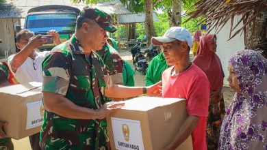 Photo of Kodim 0817/Gresik mendistribusikan 5.000 Paket Bantuan KASAD Kepada Masyarakat Korban Gempa Bumi di Pulau Bawean