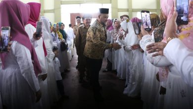 Photo of Bersama Wabup, Bupati Fandi Akhmad Yani Halal Bihalal Dengan Ratusan Guru Dan Kepala Sekolah