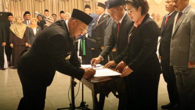 Photo of Persetujuan Mendagri Turun, Bupati Gresik Lantik Kembali 143 Pejabat Yang Dibatalkan Mutasinya