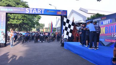 Photo of Warnai Hardikal Ke-78, Gowes Navy Fun Bike 15 Km Keliling Markas TNI AL