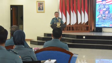 Photo of Adu Kemampuan Berpikir Prajurit TNI AL, Dankodikdukum Buka LKTI Hardikal 2024