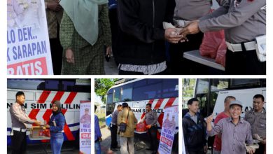 Photo of Sambut Hari Bhayangkara Ke-78, Satlantas Polres Gresik Bagi Nasi Bungkus Dengan Slogan” Halo Dek Ayo Sarapan Gratis” Di Gerai SIMLING