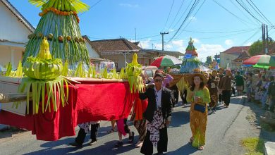 Photo of Desa Tumpeng Gelar “Kirab Tumpeng” untuk Peringati Tahun Baru Islam 1446 H